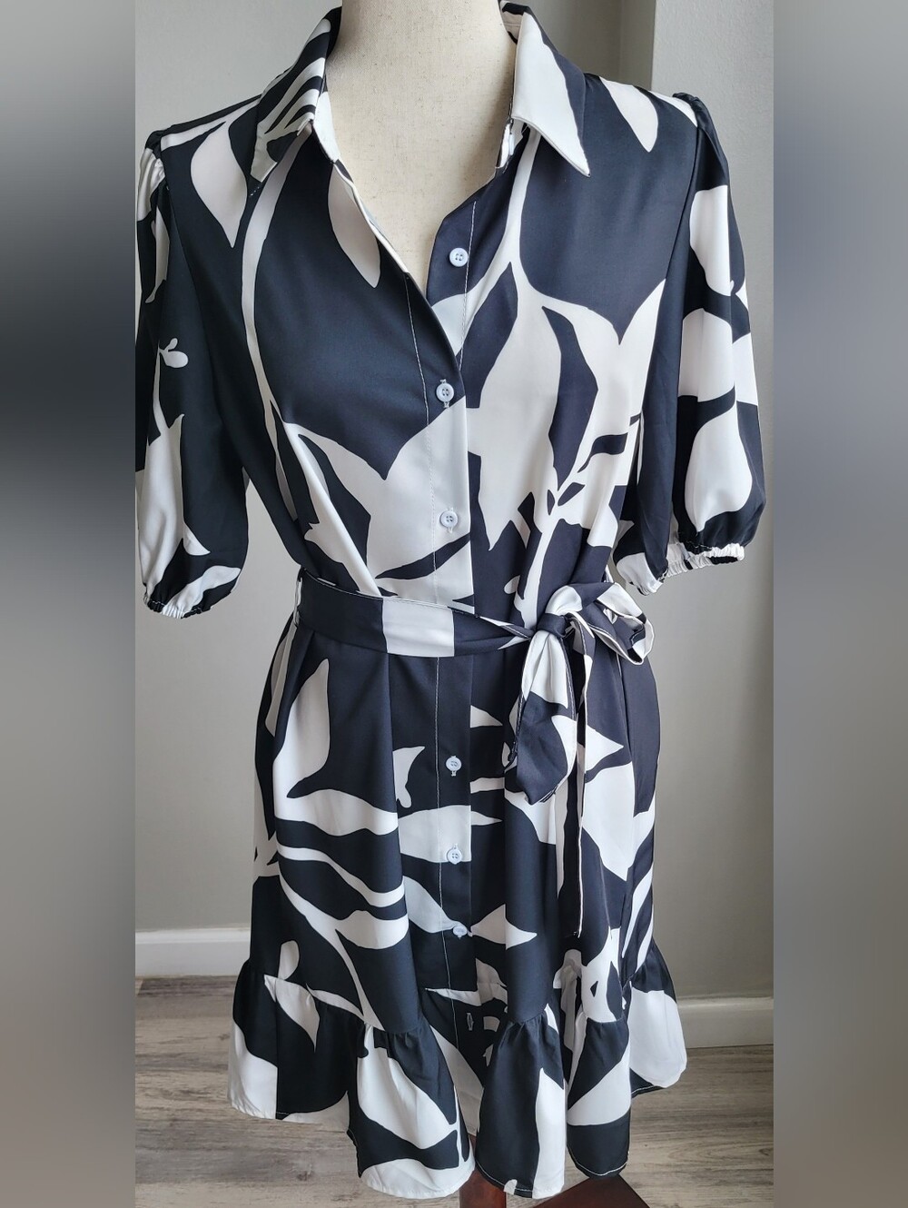 Black White Tropical Print Shirt Dress Size L | Belted Mini Dress | Puff Sleeve